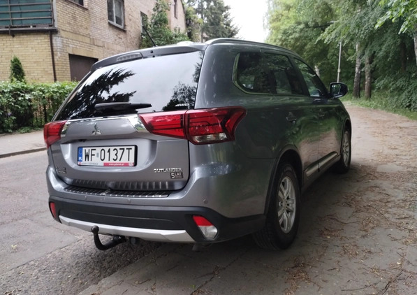 Mitsubishi Outlander cena 77000 przebieg: 133000, rok produkcji 2016 z Warszawa małe 46